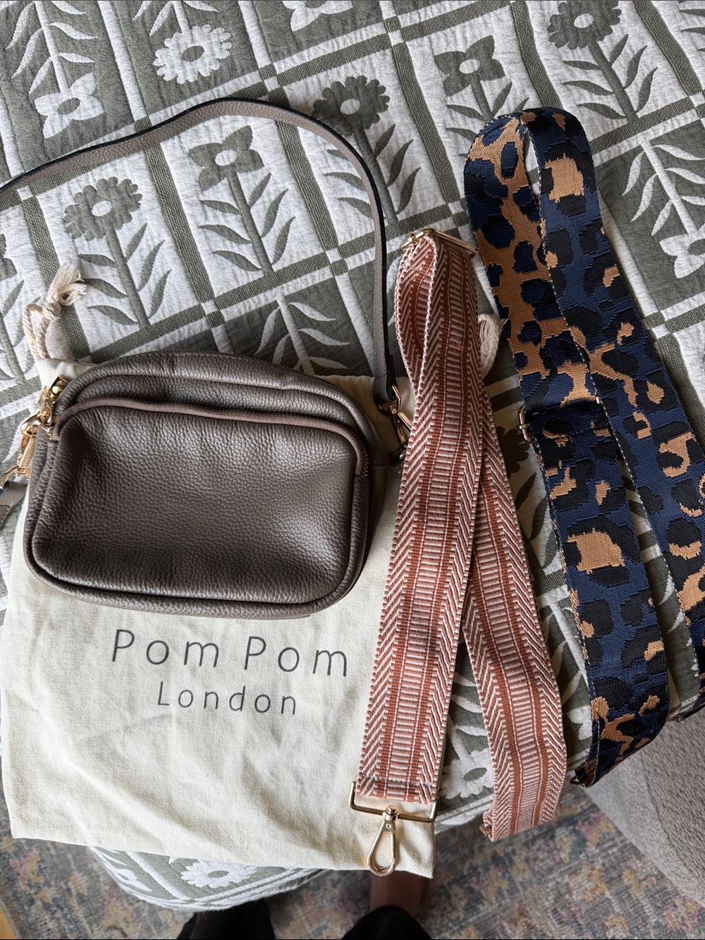 POM POM LONDON original Crossbody bag and two additional straps